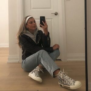 Meet your Posher, Cassandra